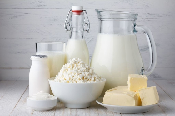 123-94-4 امولسیفایرهای مواد غذایی طبیعی پودر سفید گلیسیرین مونو استئارات قابل پخش در آب